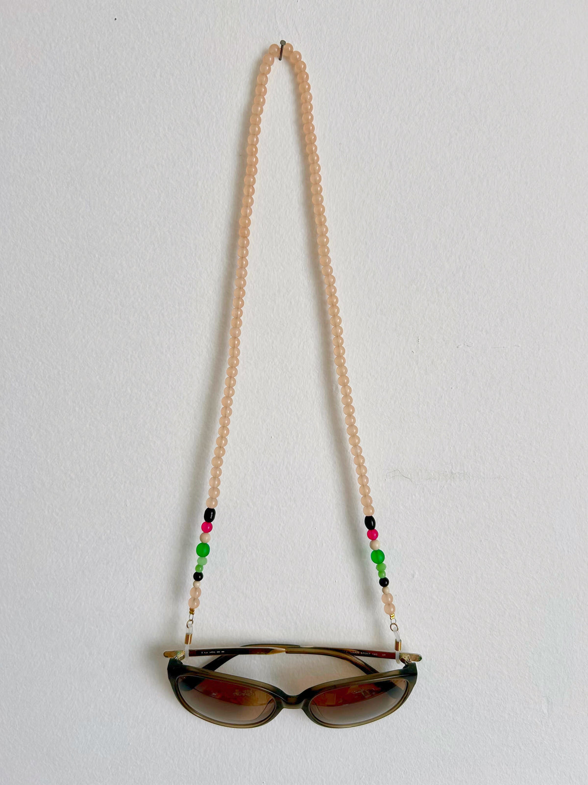 Chaîne de lunettes en perles marron glacé