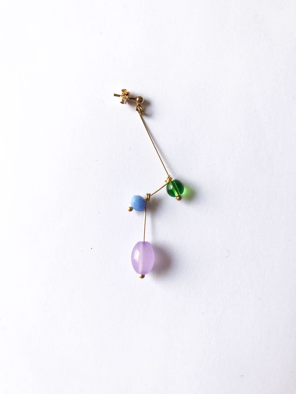 Petite boucle d'oreille mobile en perles colorées n°9