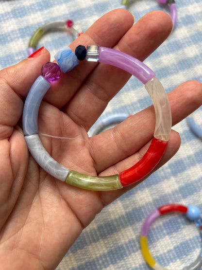 Petits bracelets pièces uniques.