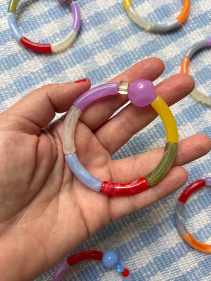Petits bracelets pièces uniques.
