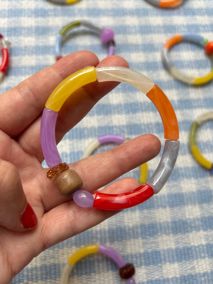 Petits bracelets pièces uniques.