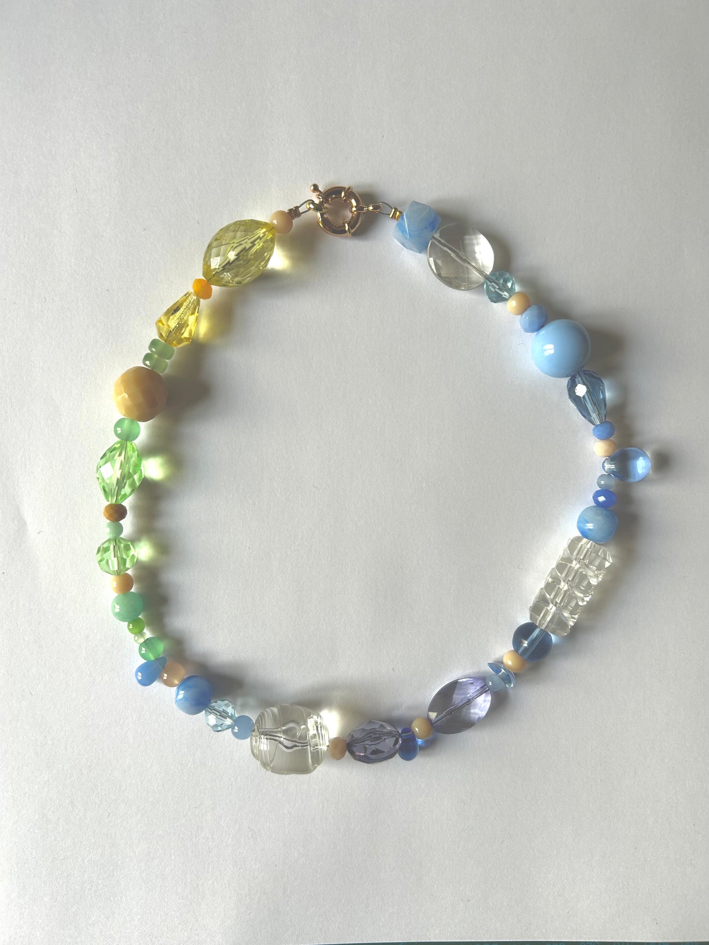 Collier ras du cou ciel, petites perles