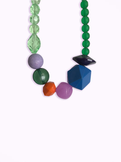 Collier vert grosses perles.