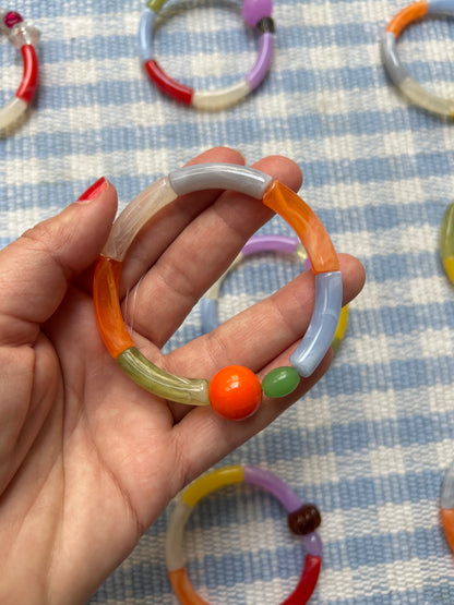 Petits bracelets pièces uniques.