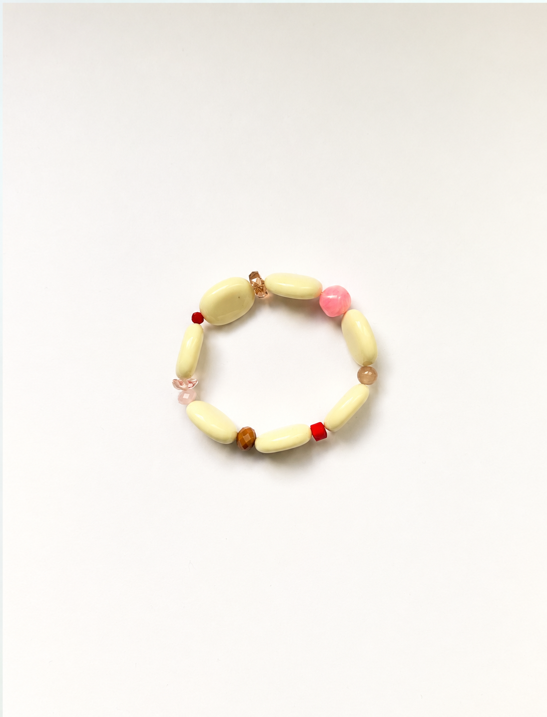 Bracelet petites perles blanches et multicolores