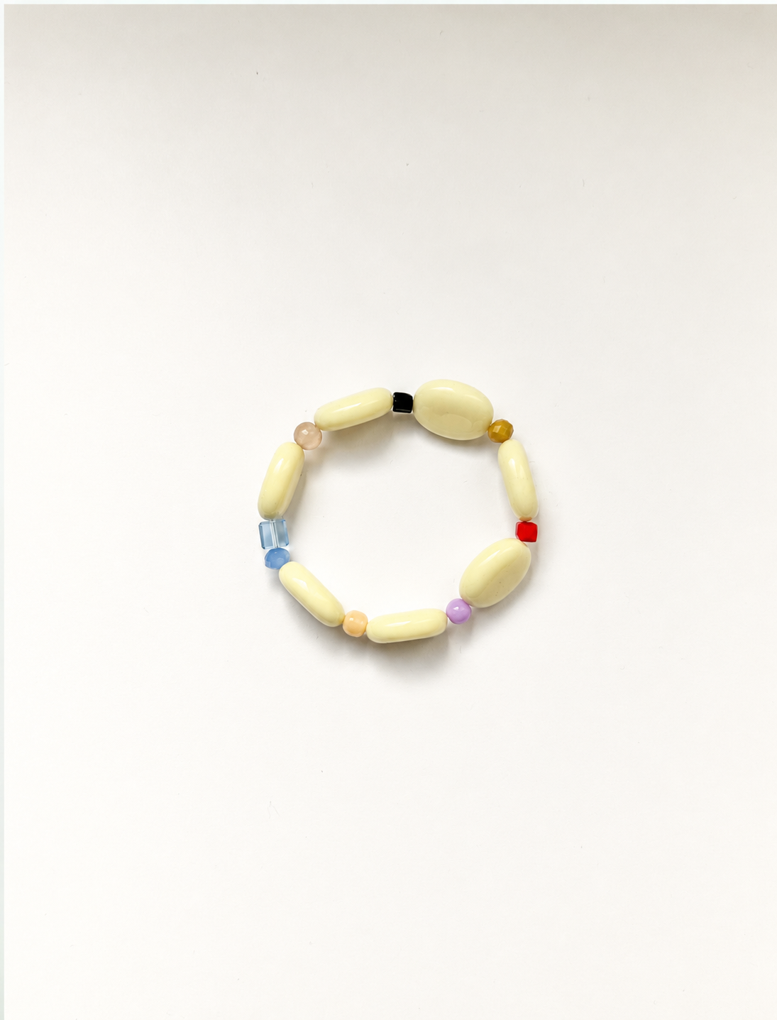 Bracelet petites perles blanches et multicolores