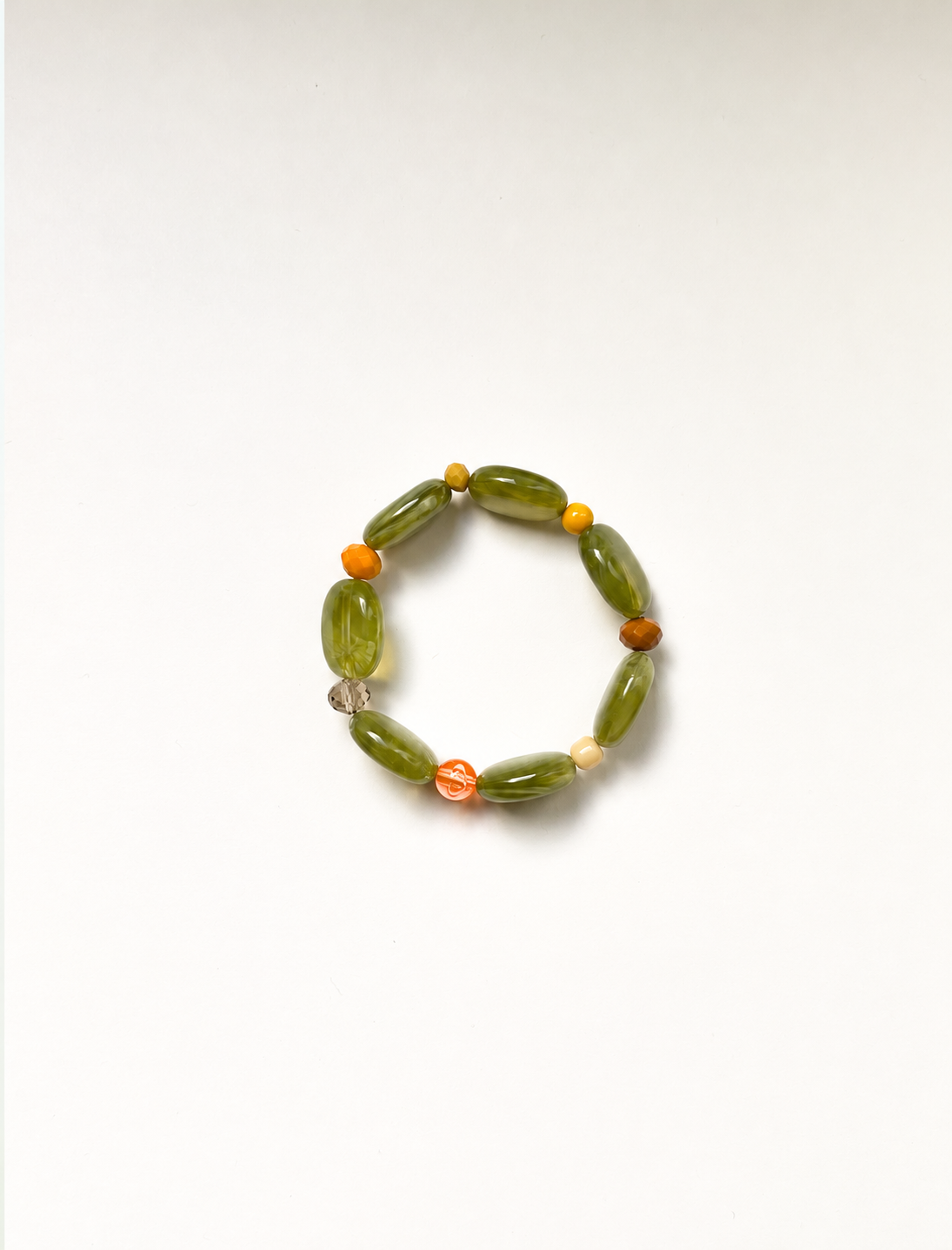 Bracelet petites perles kakies et multicolores