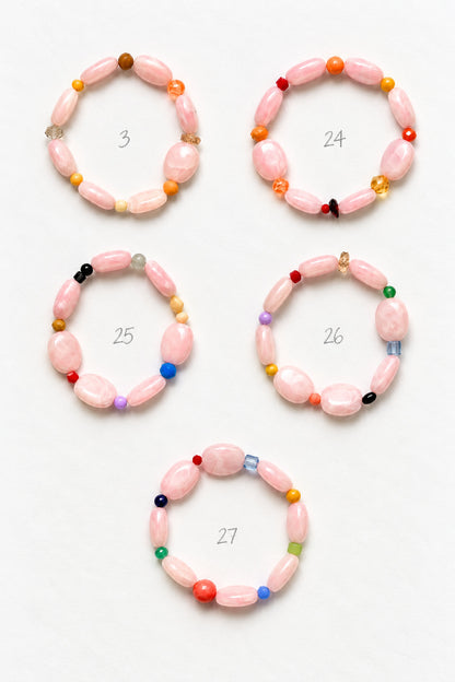 Bracelets en petites perles – roses et multicolore - choisir votre numéro -Maison Chouquette