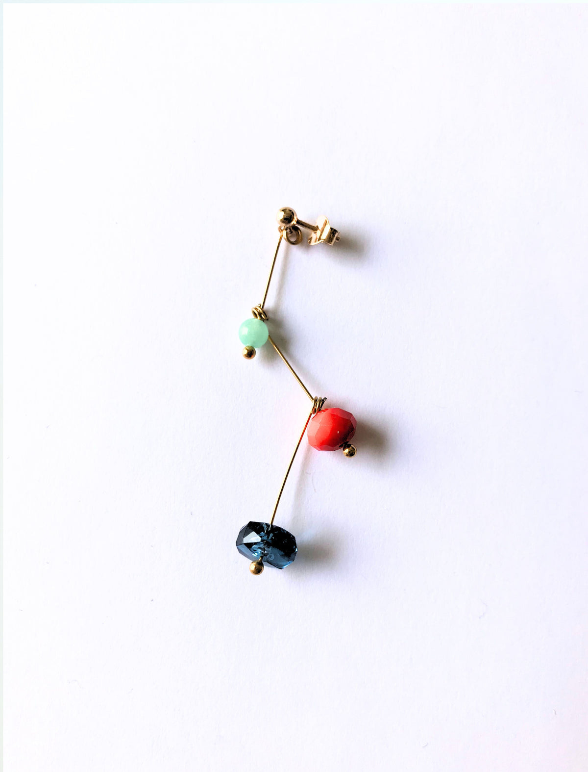 Petite boucle d'oreille mobile n°6